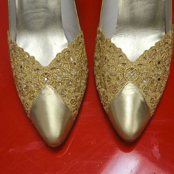 Stuart Weitzman Gold Women's Shoes - Picture 3 of 5